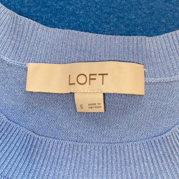Loft size small light blue lightweight sweater tag is loose - Picture 3 of 4